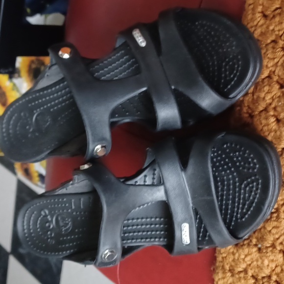 CROCS Black Sandals Lightweight Waterproof Design, Sz 7 - Picture 1 of 6